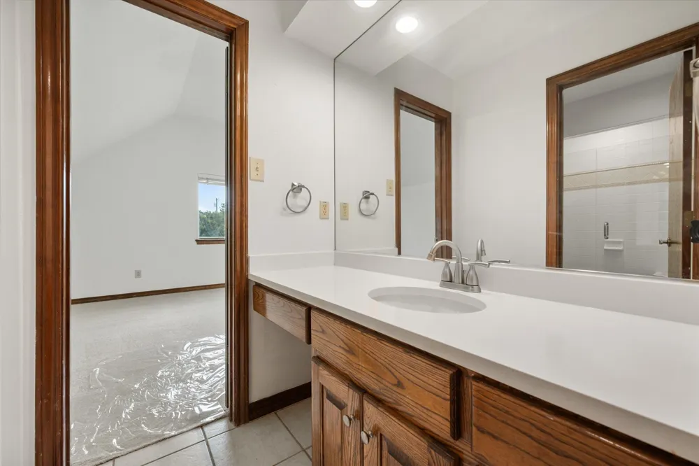 8111 Russell Curry Road Arlington, TX 76001