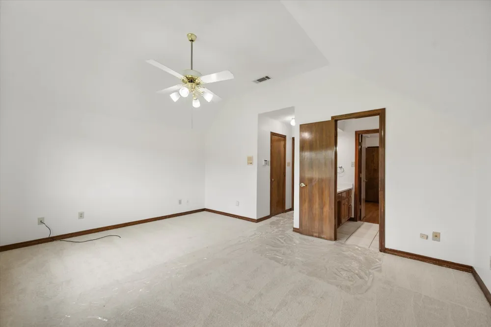 8111 Russell Curry Road Arlington, TX 76001