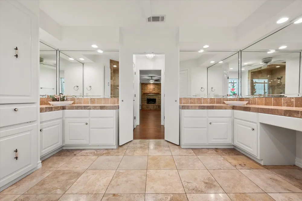8111 Russell Curry Road Arlington, TX 76001
