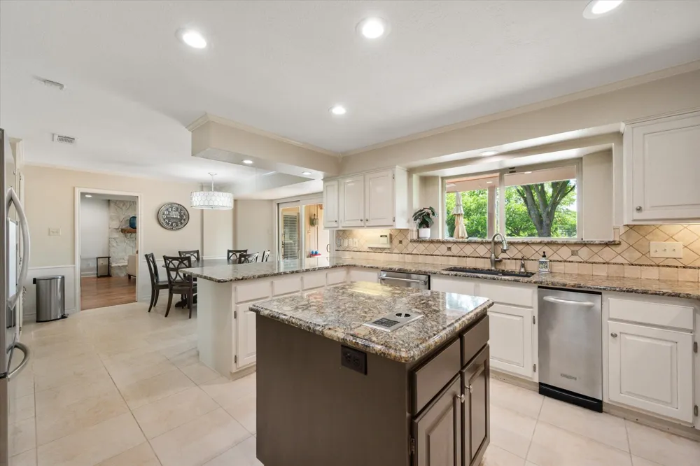 8111 Russell Curry Road Arlington, TX 76001
