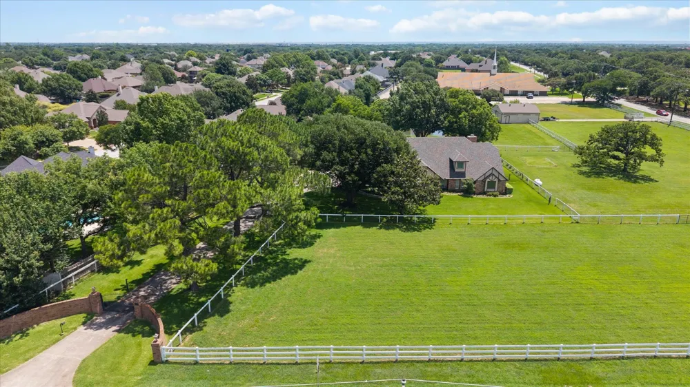8111 Russell Curry Road Arlington, TX 76001