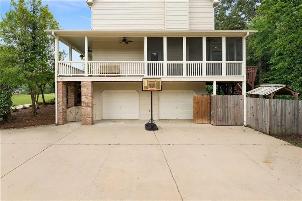 17 Lowry Way Euharlee, GA 30145