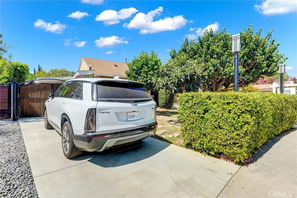 20355 Mobile Winnetka, CA 91306