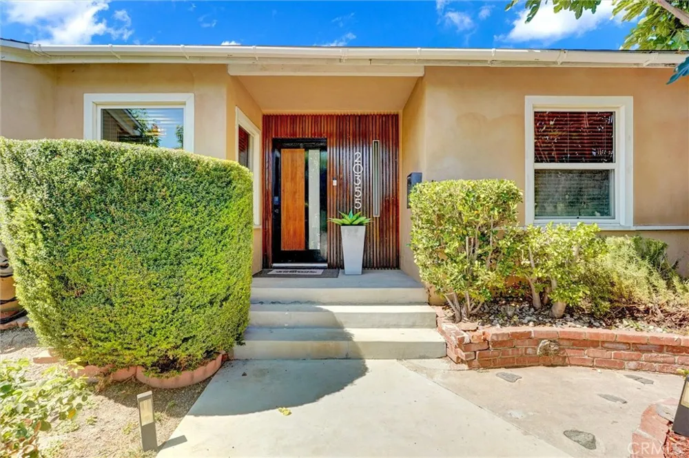 20355 Mobile Winnetka, CA 91306