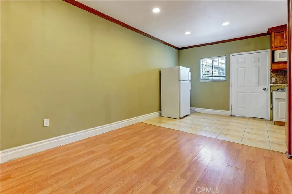 20355 Mobile Winnetka, CA 91306