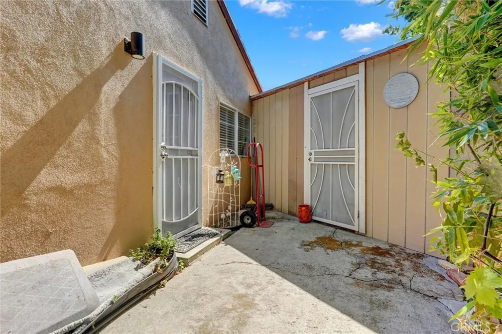 20355 Mobile Winnetka, CA 91306
