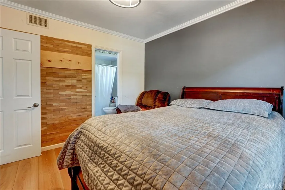 20355 Mobile Winnetka, CA 91306