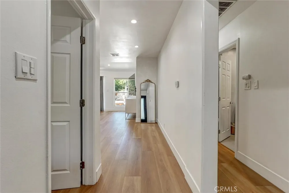 20355 Mobile Winnetka, CA 91306