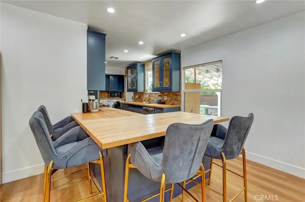 20355 Mobile Winnetka, CA 91306