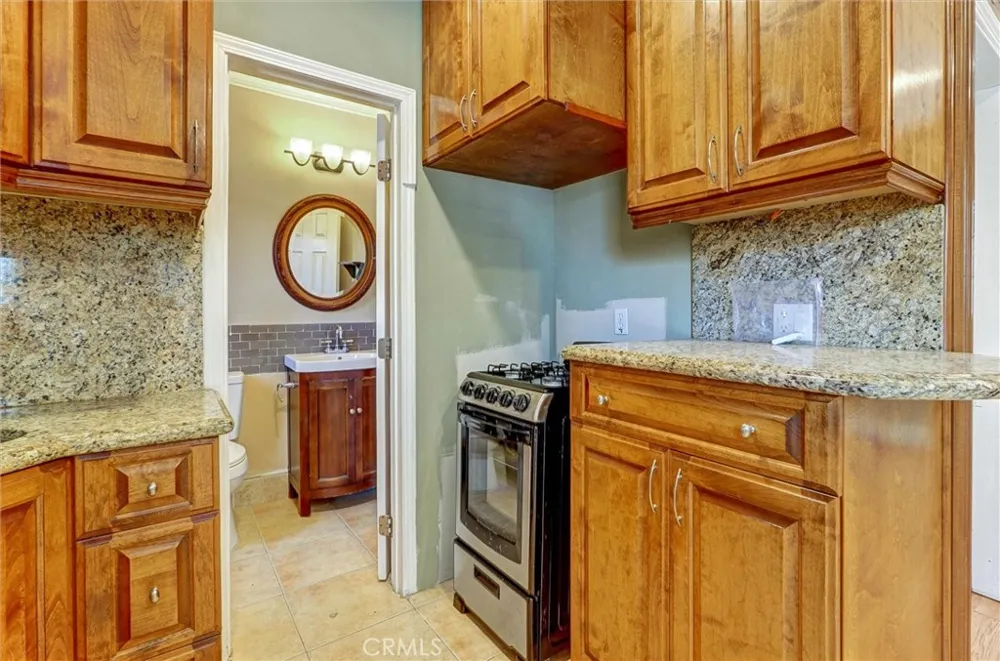 20355 Mobile Winnetka, CA 91306