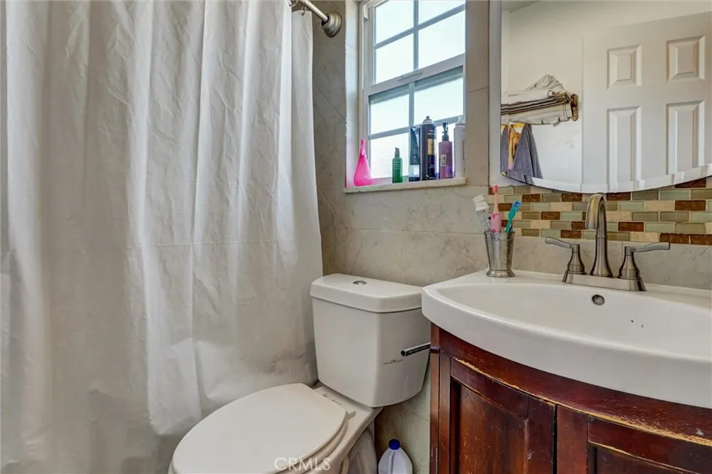 20355 Mobile Winnetka, CA 91306
