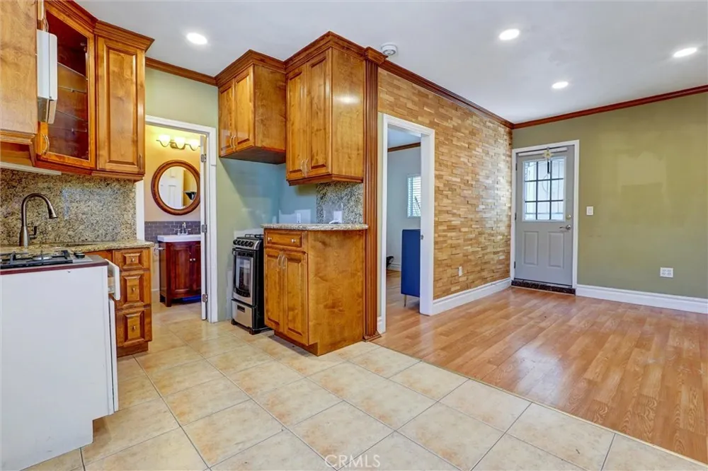 20355 Mobile Winnetka, CA 91306