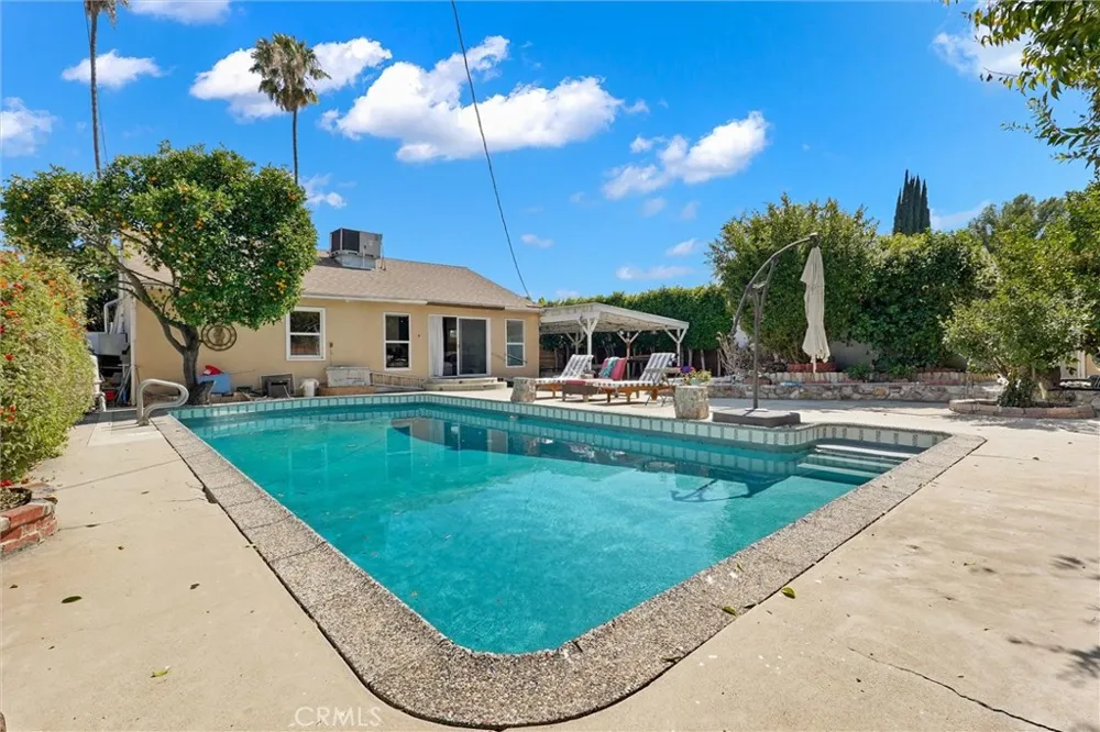 20355 Mobile Winnetka, CA 91306