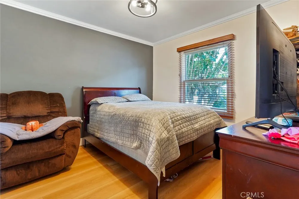 20355 Mobile Winnetka, CA 91306