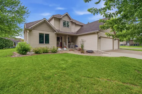 1576 La Mar Drive
