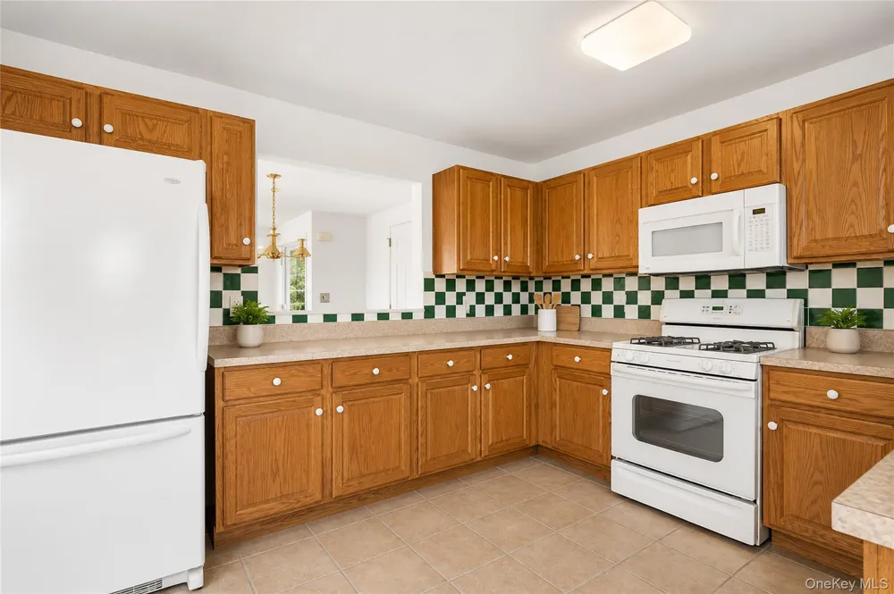 174 Adele Court Riverhead, NY 11901