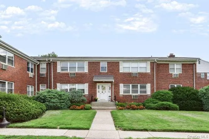 233 Middletown Road #D Pearl River, NY 10965