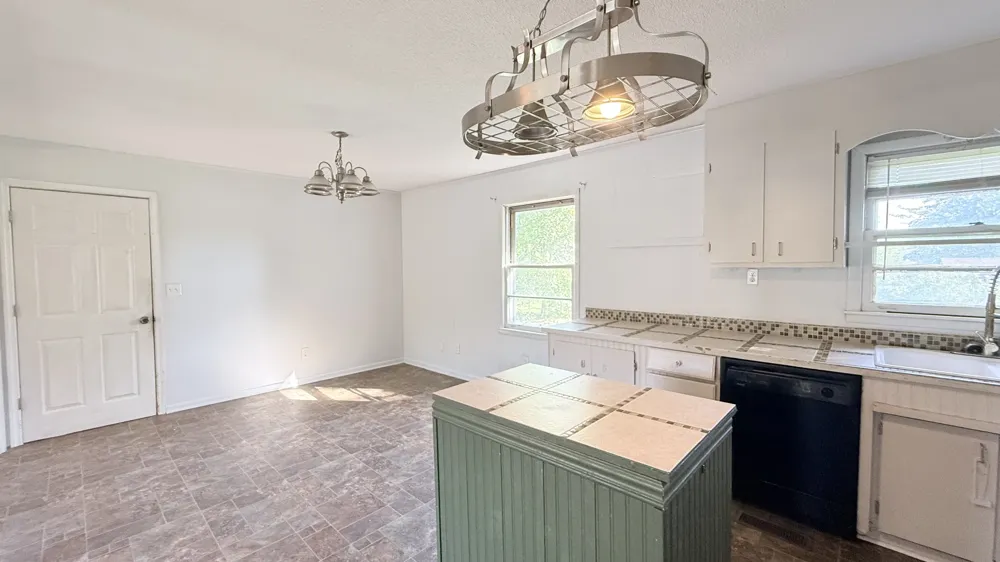 365 Stacy Rd Manchester, TN 37355