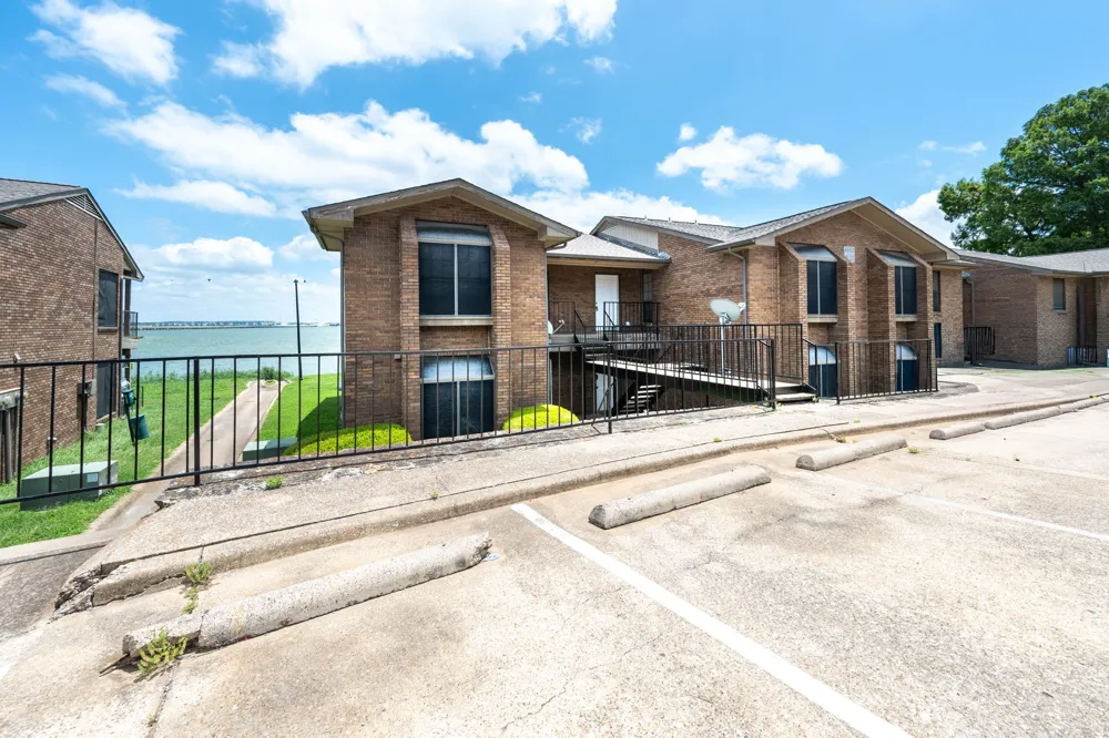 4552 Chaha Road #202 Garland, TX 75043