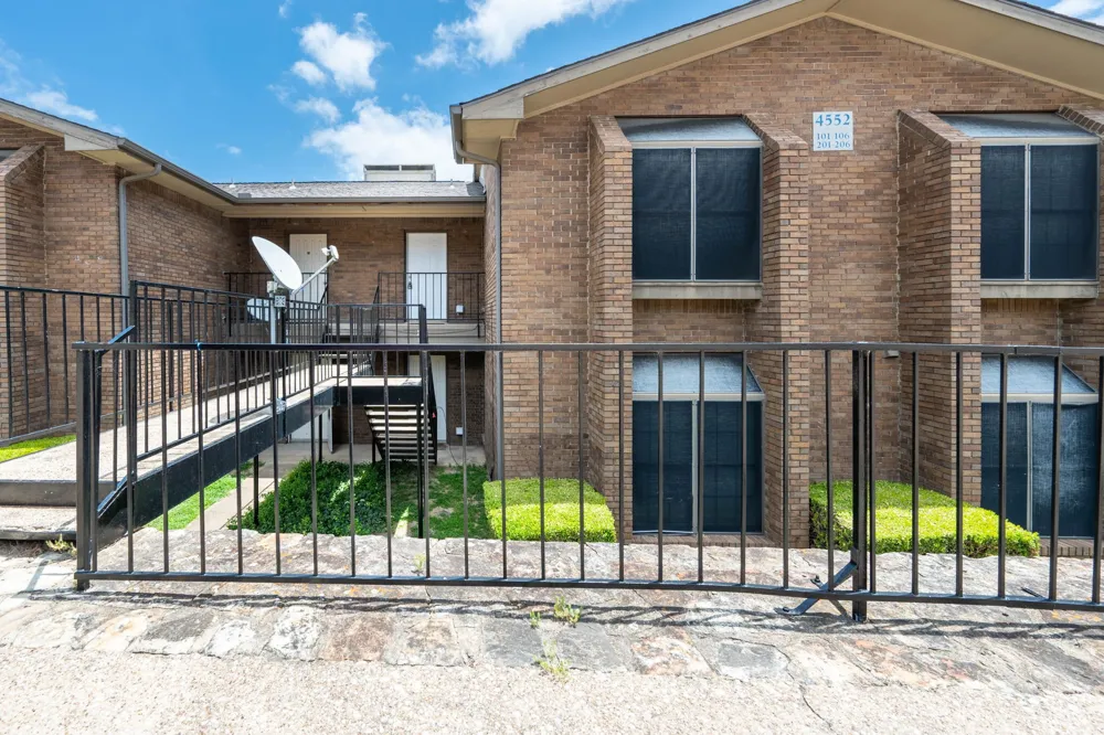4552 Chaha Road #202 Garland, TX 75043