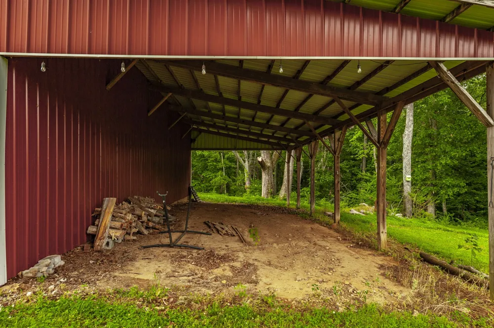 1113 E Robertson Rd Castalian Springs, TN 37031