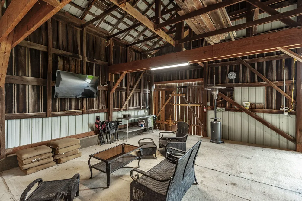 1113 E Robertson Rd Castalian Springs, TN 37031