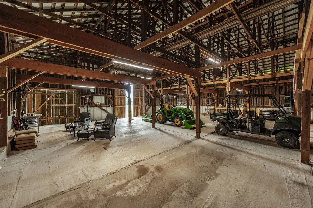 1113 E Robertson Rd Castalian Springs, TN 37031