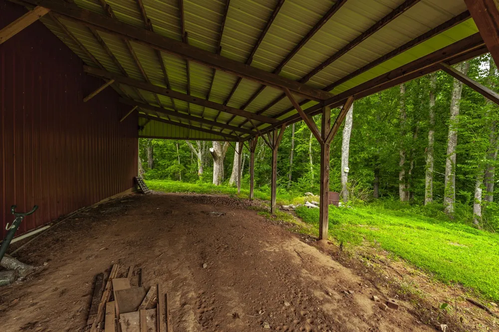 1113 E Robertson Rd Castalian Springs, TN 37031