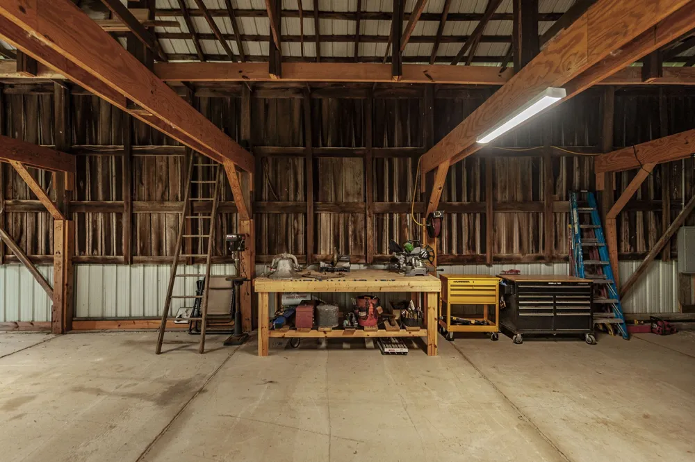 1113 E Robertson Rd Castalian Springs, TN 37031