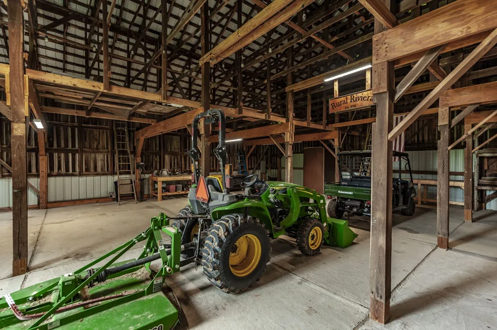 1113 E Robertson Rd Castalian Springs, TN 37031