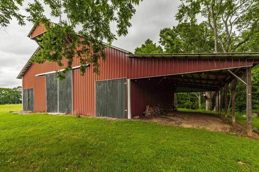 1113 E Robertson Rd Castalian Springs, TN 37031