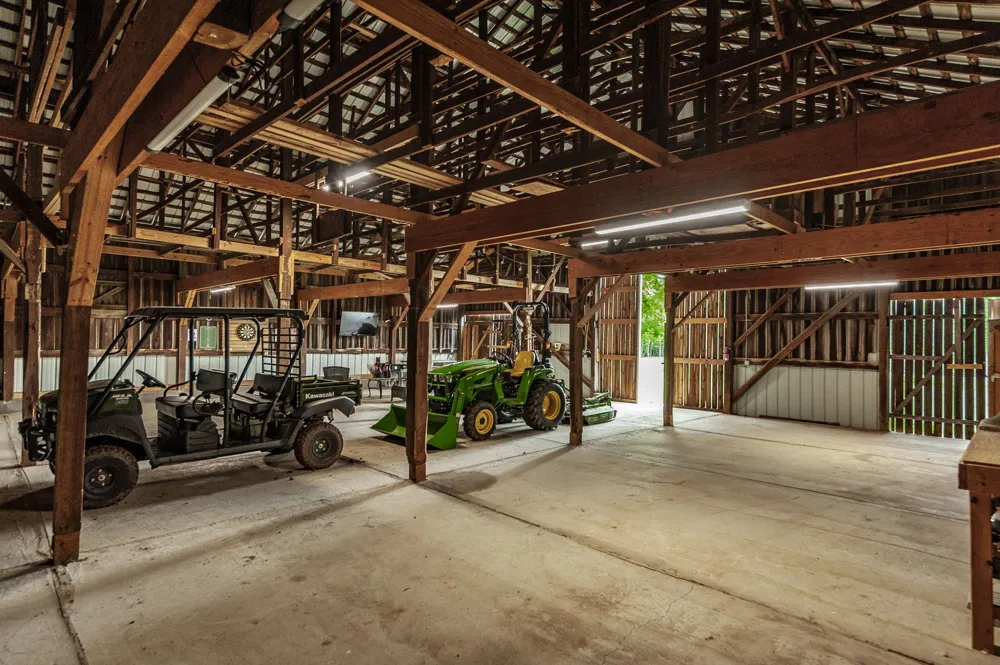 1113 E Robertson Rd Castalian Springs, TN 37031