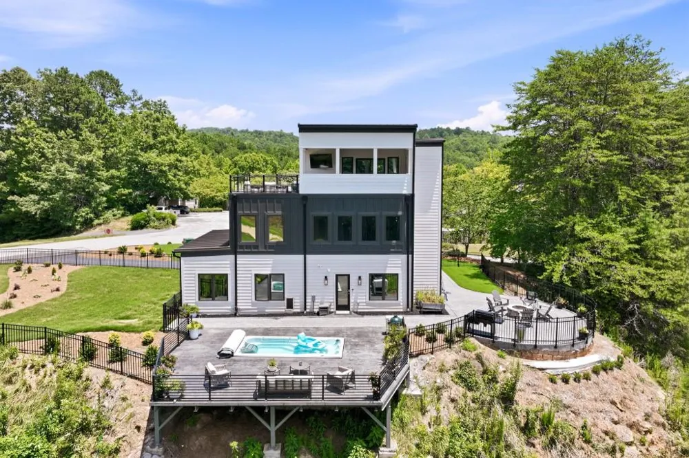 84 Schwarzwald Strasse Helen, GA 30545