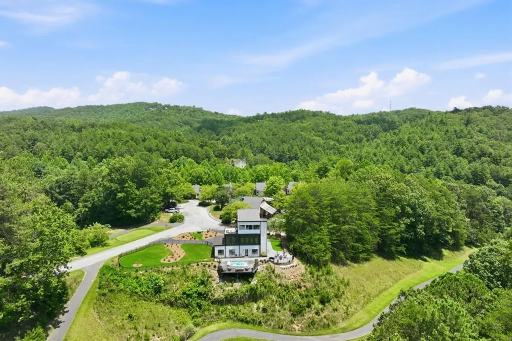 84 Schwarzwald Strasse Helen, GA 30545