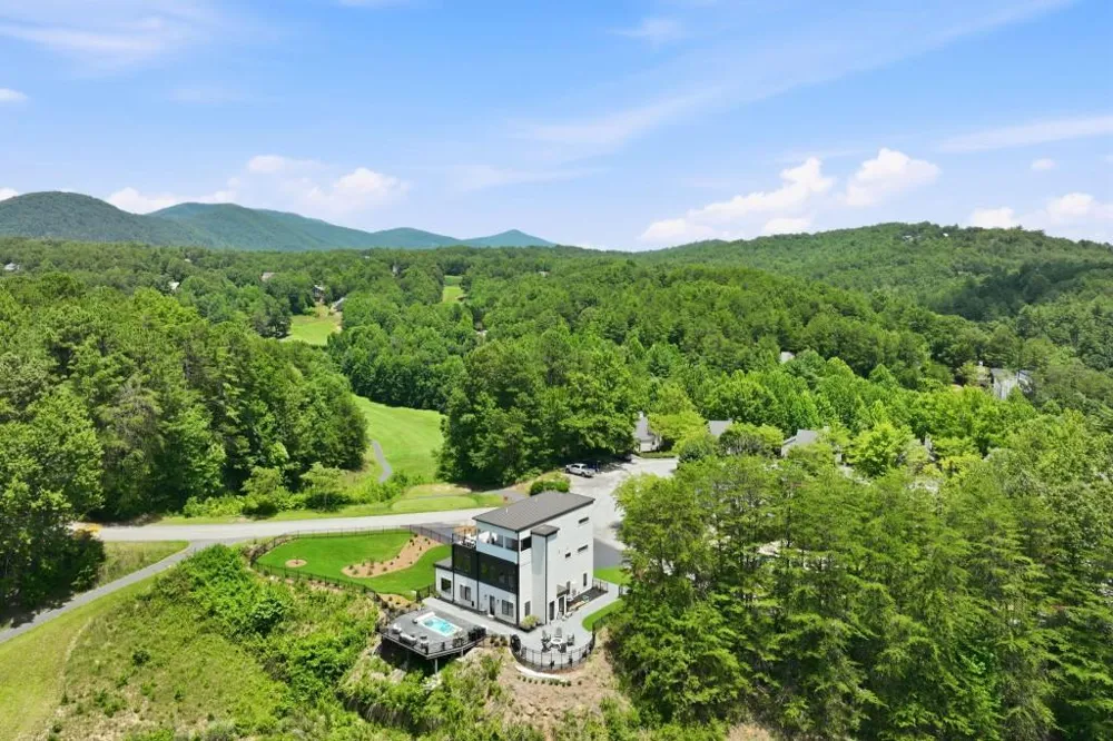84 Schwarzwald Strasse Helen, GA 30545
