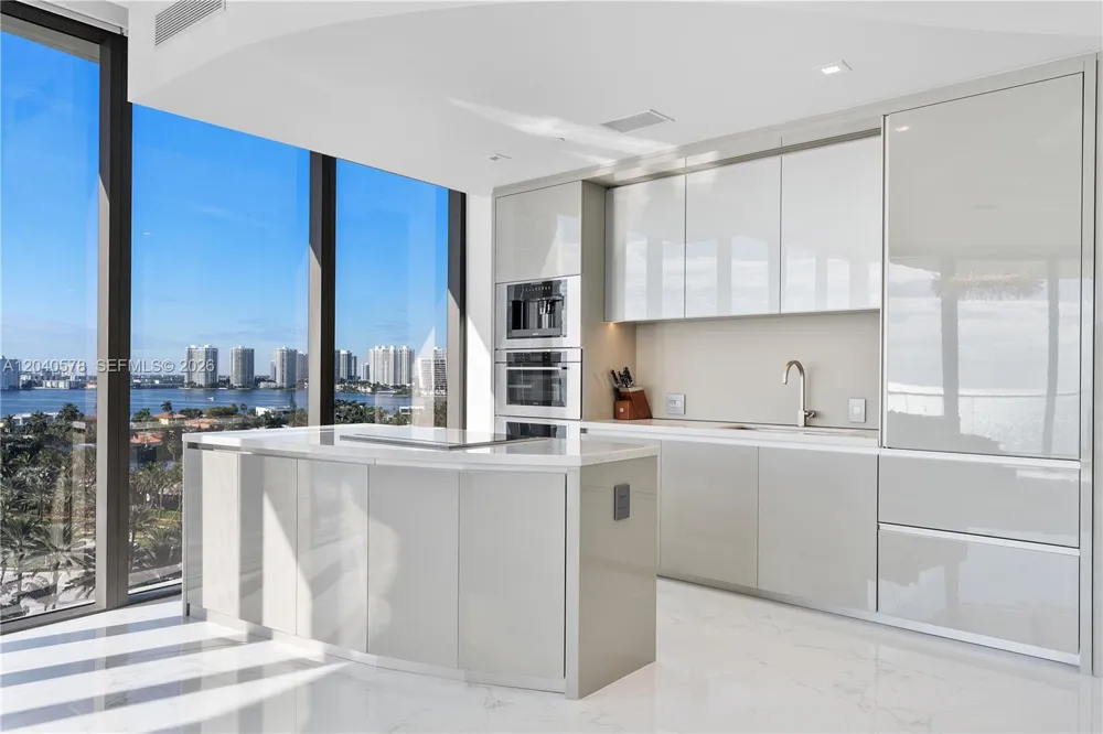 18975 Collins Ave #2004 Sunny Isles Beach, FL 33160