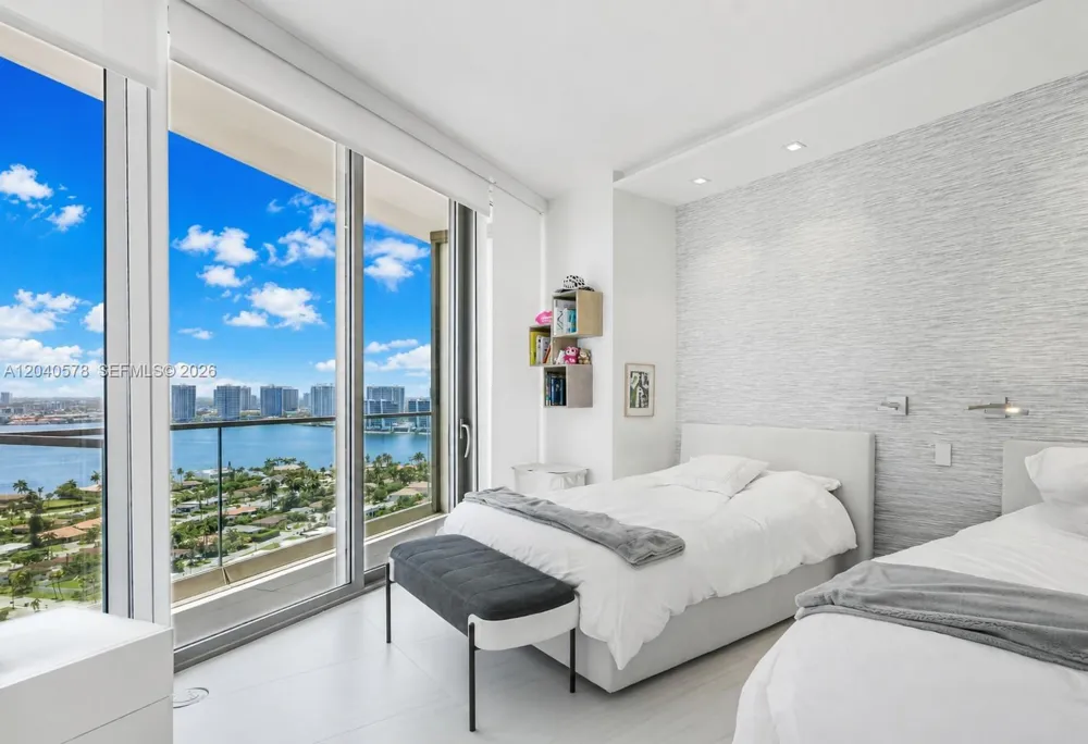 18975 Collins Ave #2004 Sunny Isles Beach, FL 33160