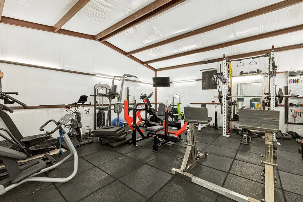 815 Wolf Springs Road Ferris, TX 75125