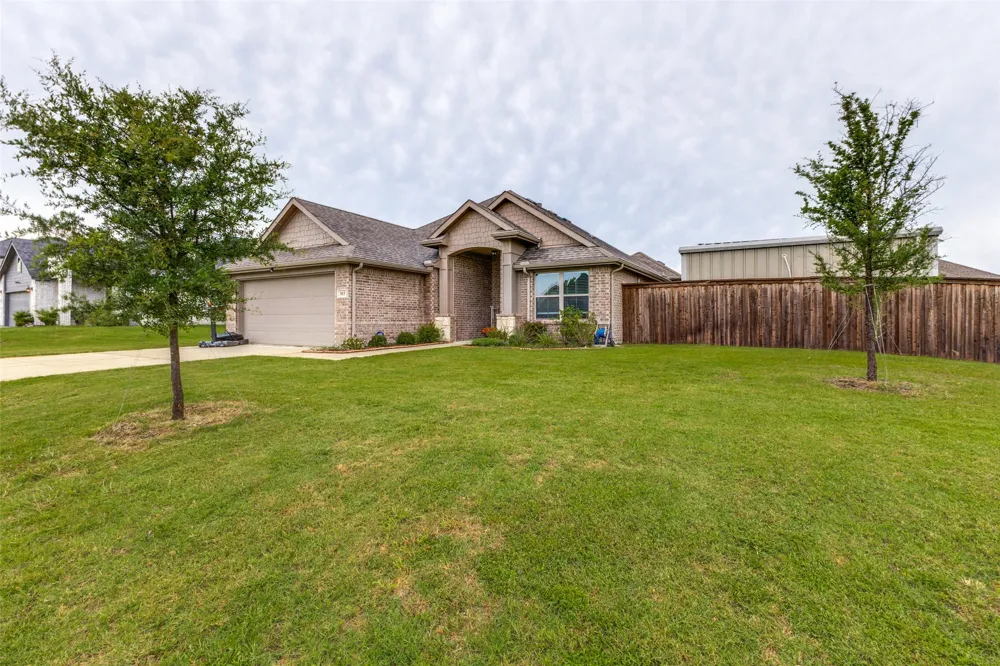 815 Wolf Springs Road Ferris, TX 75125