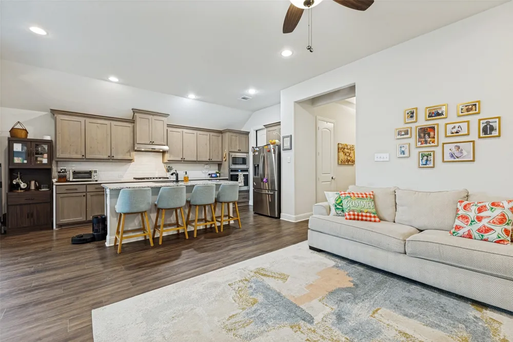 815 Wolf Springs Road Ferris, TX 75125