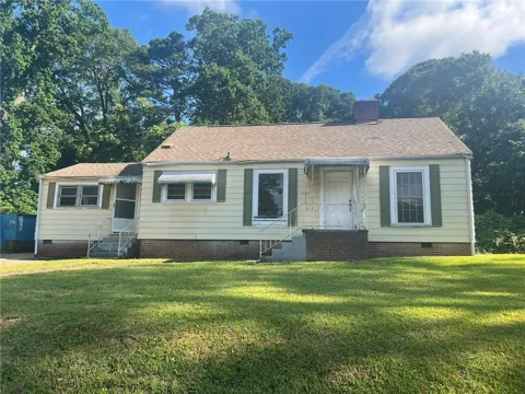 3273 N. Fulton Ave