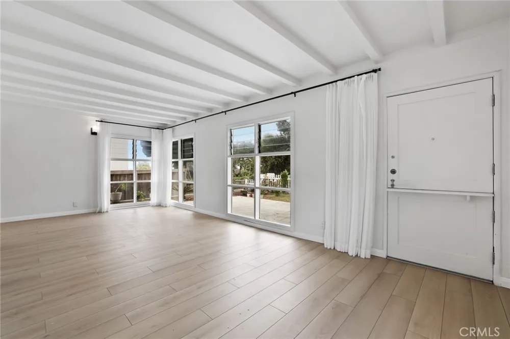 295 Wave Laguna Beach, CA 92651