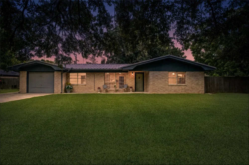 15366 Jackie Road Hamshire, TX 77622