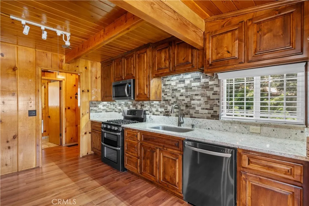 5180 Lone Pine Canyon Wrightwood, CA 92397
