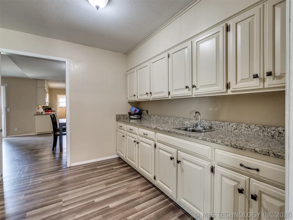 1201 Guinn Lane Bartlesville, OK 74006