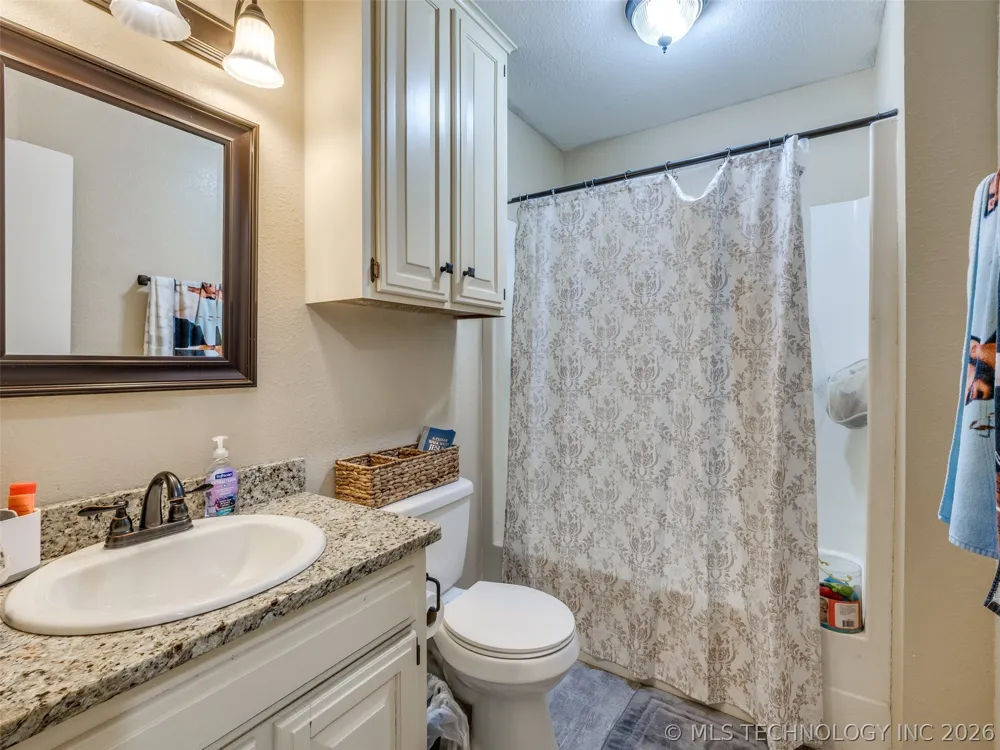 1201 Guinn Lane Bartlesville, OK 74006