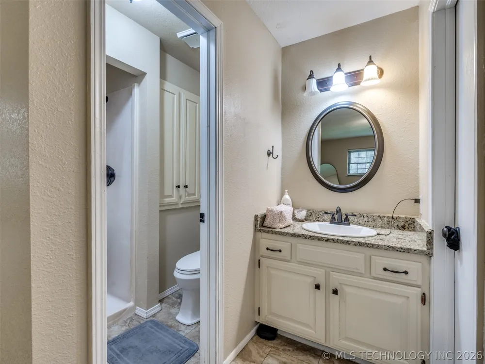1201 Guinn Lane Bartlesville, OK 74006