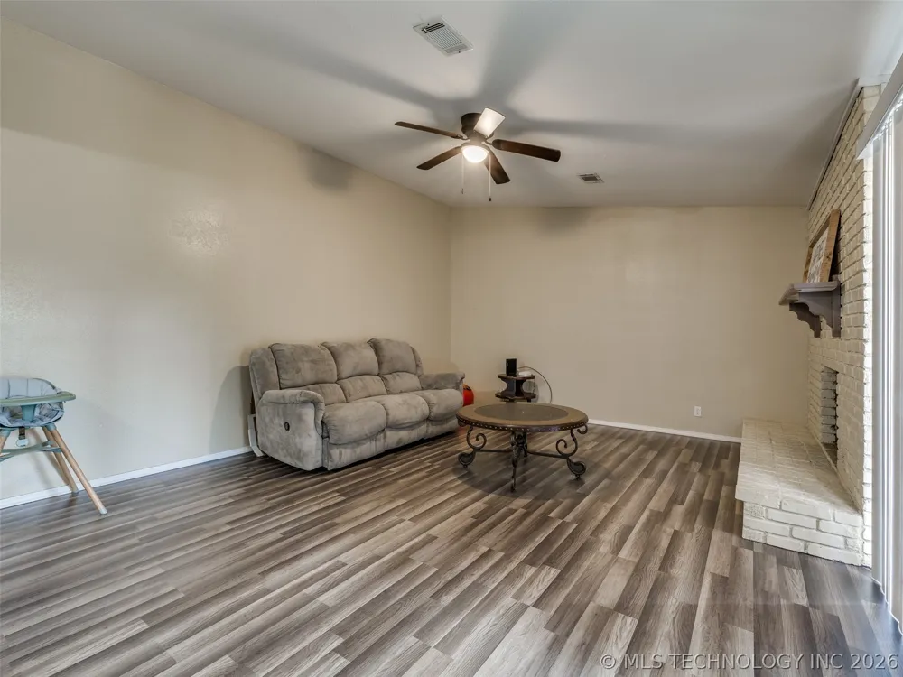 1201 Guinn Lane Bartlesville, OK 74006