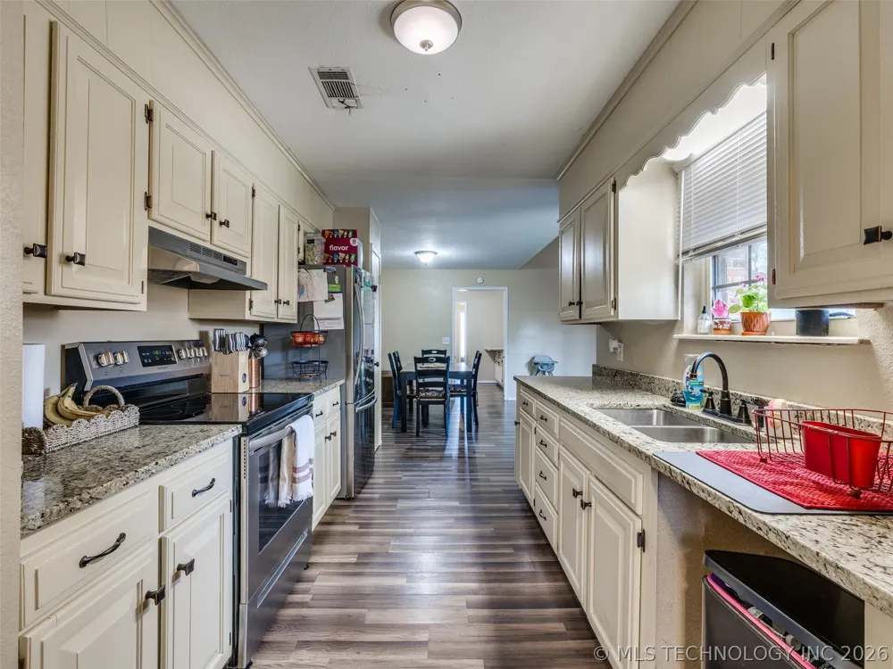 1201 Guinn Lane Bartlesville, OK 74006