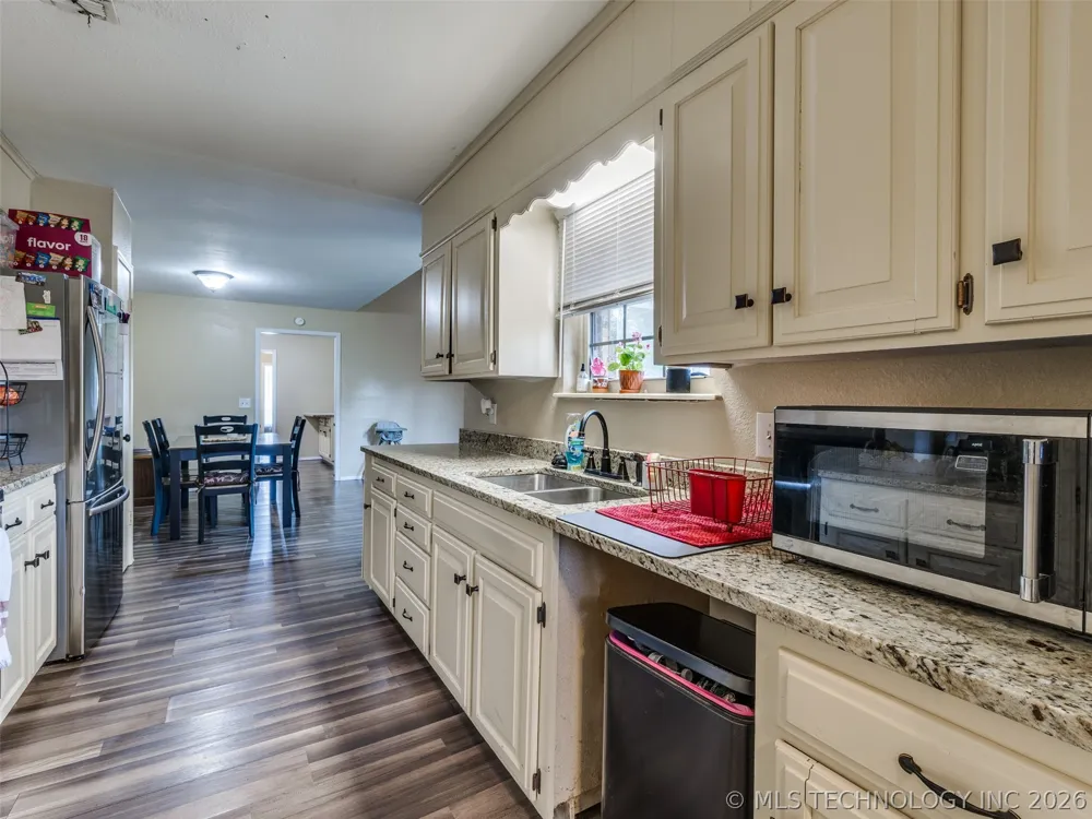 1201 Guinn Lane Bartlesville, OK 74006